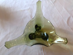 lot 504 image: Vintage Green Candy Dish and Two Green Martini Glasses