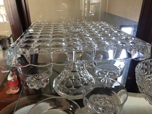 lot 511 image: Glass Decorative Cake Plate and Fruit Cups