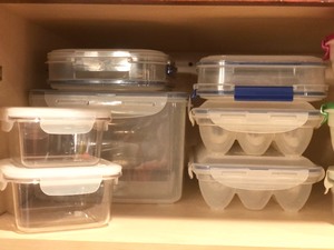 lot 22 image: Food Storage Items