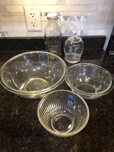 lot 335 image: Mixing BowlsKitchen Towels and More