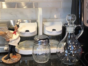 lot 39 image: Stainless Steele and Glass Kitchen Assortment