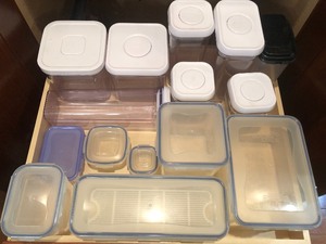 lot 25 image: 15 Food Storage Containers