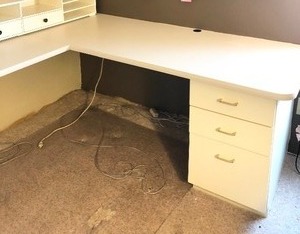 lot 172 image: Corner Desk