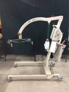 WOW MSRP $7000 MCKESSON EZ WAY Easy Way Battery Powered Electric EZ Lift 500 lb Capacity Patient Loved One Transfer Lift With DIGITAL SCALE, BATTERY, CHARGER &amp 3 SIZES OF SLINGS - EXCELLENT WORKING CONDITION