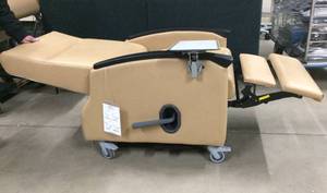 WOW MSRP $4500 LA-Z-BOY HEALTHCARE CONTRACT DIVISION Carecliner Reclina-way Oversized Recliner WITH FOOTREST, TRENDELENBURG POSITION, FLIP UP &amp REMOVABLE TRAY PLUS FOLD DOWN SIDE ARM FOR EASY WHEELCHAIR ACCESS