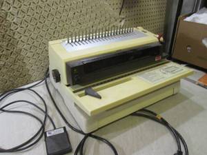 lot 7 image: (CSB) GBC 470 KM Book Binder Powers...