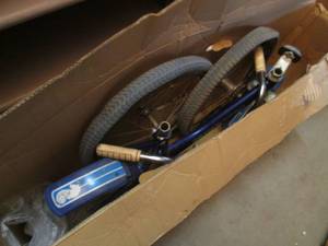 lot 26 image: (RM7) Vintage Huffy Girls 20 Blue ...