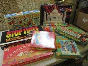 lot 41 image: (CAC) Assorted Vintage Games and Pu...