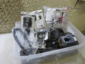lot 63 image: (EW3) Assorted Electronic Cables Co...