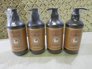 lot 74 image: (EC1) 4 Bottles of Argan Dia Bella ...