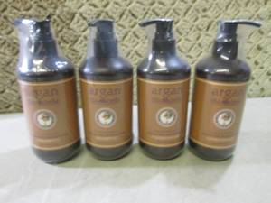 lot 76 image: (EC1) 4 Bottles of Argan Dia Bella ...