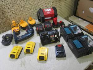 lot 119 image: (D-2) Assorted Cordless Tool Batter...