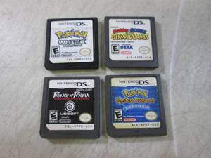 lot 129 image: (CNTR) 4 Nintendo DS Games...
