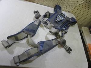 lot 132 image: (F-1) DBI Sala Exofit Strata Harnes...