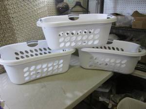 lot 151 image: (CSB) Lot of 3 Laundry Baskets...