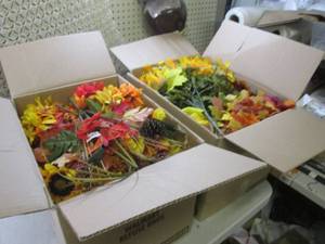 lot 152 image: (BS) 2 Boxes Full of Fake Flowers P...