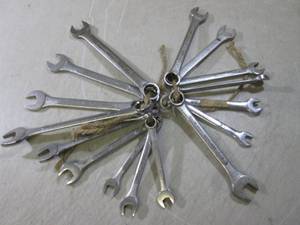 lot 270 image: (RM3) Assorted Wrenches...