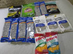 lot 196 image: (C-2) Assorted Sunflower Seeds Kern...