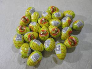 lot 244 image: (B-3) 24 Resses Peanut Butter Creme...