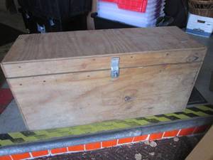 lot 246 image: (CLR) Large Wood Storage Box 41 x ...