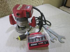 lot 251 image: (RM3) Milwaukee Router with Wrenche...