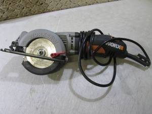 lot 269 image: (RM1) Worx Electric Saw...