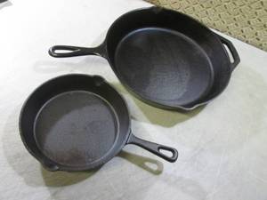 lot 288 image: (RM5) 2 Cast Iron Fry Pans...