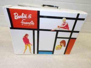 lot 26 image: Vintage Barbie Case with Barbies and Accessories 1965