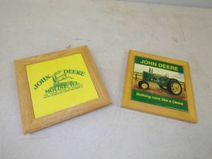 lot 40 image: John Deere Dcor  Signs  Hot pads