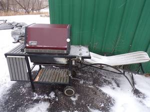 lot 56 image: Outdoor Patio Group, Gas Grill, Electric Charcoal Starter and Lounge Chair