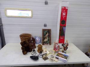 lot 76 image: Nice lot of Vintage Items