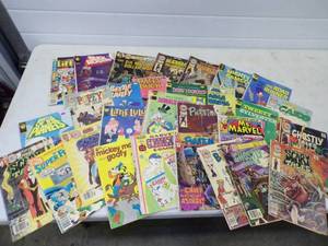 lot 84 image: Vintage Comic Books