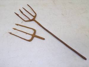 lot 9 image: 2 Hand Made Fishing Spears