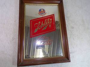 lot 91 image: Classic Vintage Schlitz Beer Mirror