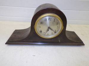 lot 106 image: Vintage Seth Thomas Mantle Clock