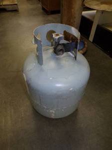 lot 109 image: 20# Propane Tank
