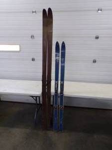 lot 114 image: 2 Vintage Pairs of Snow Skies, one wood the other Lund Blazer