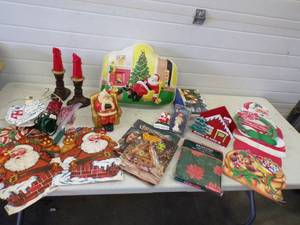 lot 117 image: Great Vintage Christmas Lot