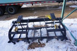 lot 8 image: Brand New Universal Mount Bobcat Skid Loader Skid Steer 72 Root Grapple Bucket