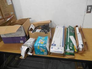 Assorted Lighting Lot.