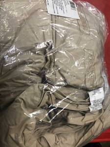 lot 33 image: LaCrosse LoftAIRE Light Warmth Feather Tan Twin XL Comforter, C3J5-LT-FTHR-TAN, NEW
