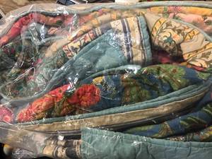 lot 61 image: Rani Multicolored Vintage Floral Reversible King Cotton Patchwork Quilt, 50571Q-K-MULTI, NEW