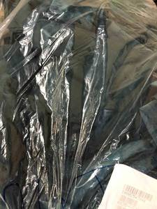 lot 91 image: Easton Velvet 3-Piece Cotton Blend King Duvet Cover Set in Emerald Green,40139D-K-OLIVE, NEW