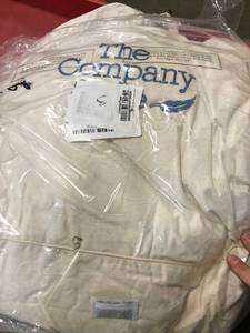 lot 101 image: Legends Luxury Geneva Hungarian White Goose Down Super-Light Comforter Queen, C2R9-Q-WHITE, NEW
