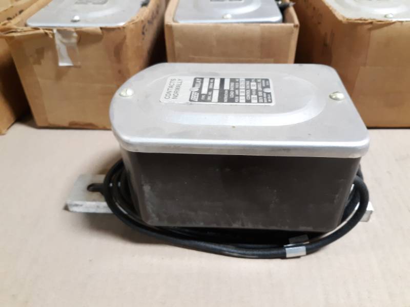 (4) NEW South End Controls Lighting Contactors