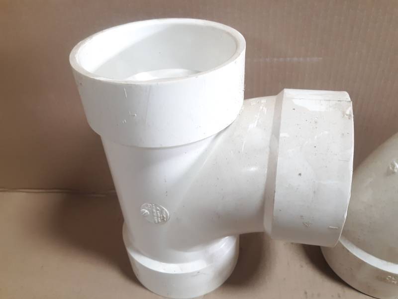 (4) 4 DWV Schedule 40 PVC Street 90° Elbows and Tee