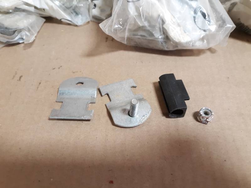 (30) Anvil Cushion Clamps