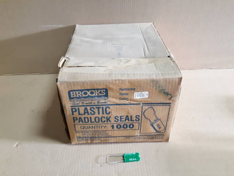 Case of 1000 Brooks Plastic Padlock Seals - Green