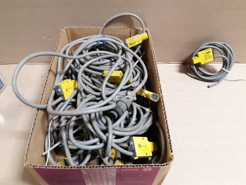(15) Banner Mini-Beam Photoelectric Sensors