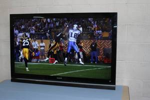 lot 101 image: Sony KDL-52V5100 52 Bravia V-Series Widescreen 169 1080p HD LCD Television  TV  Display